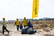 Yelo komandası Mərdəkan çimərliyində təmizlik aksiyası həyata keçirib (FOTO)