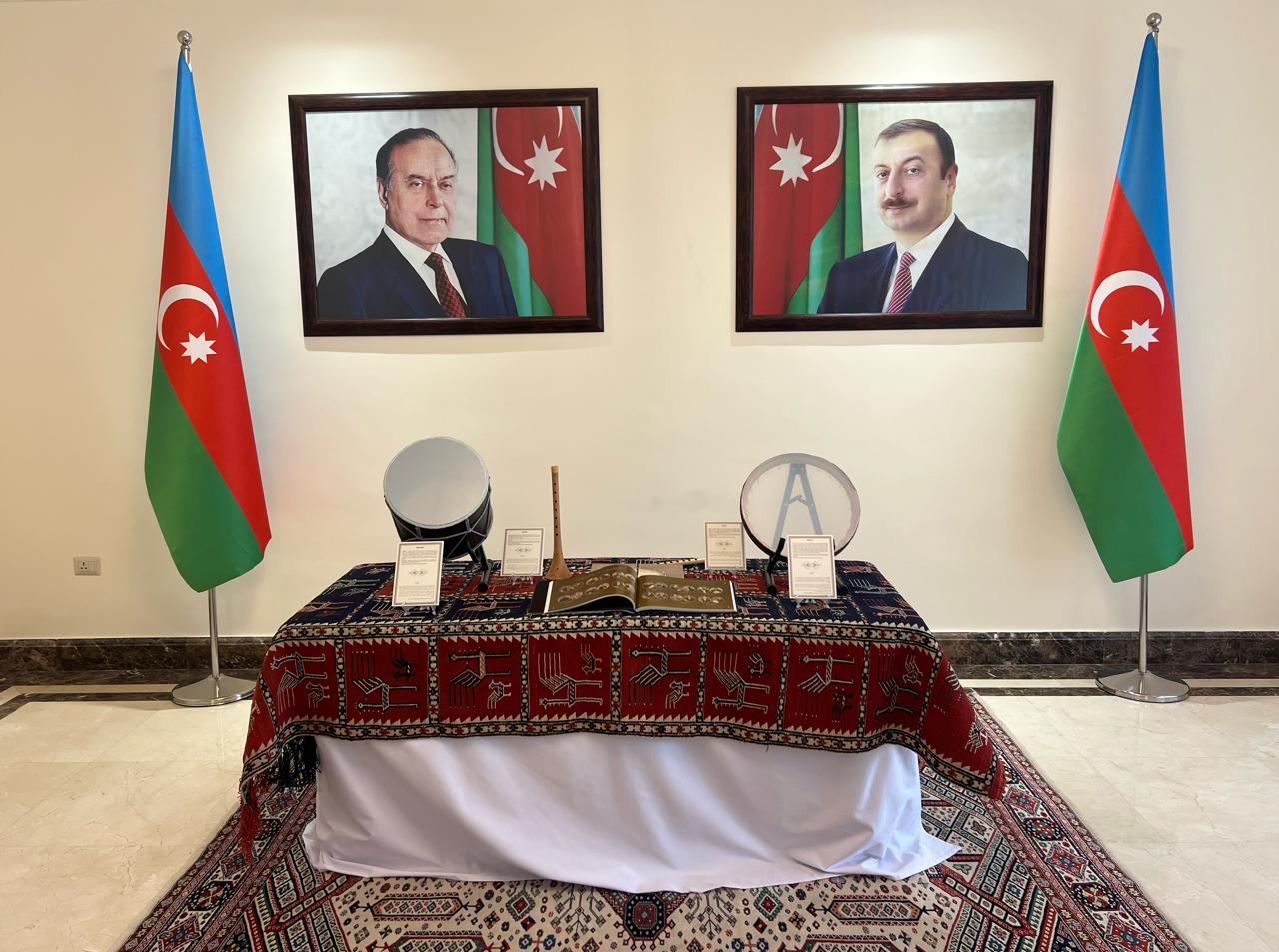 Əmmanda “Əsrlərin sədası: Azərbaycan musiqi alətləri” adlı sərginin açılışı keçirilib (FOTO)