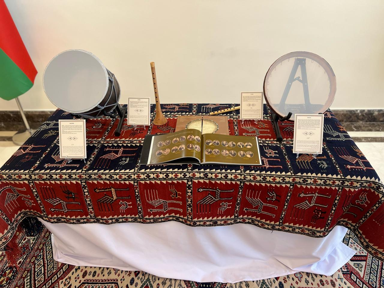 Əmmanda “Əsrlərin sədası: Azərbaycan musiqi alətləri” adlı sərginin açılışı keçirilib (FOTO)