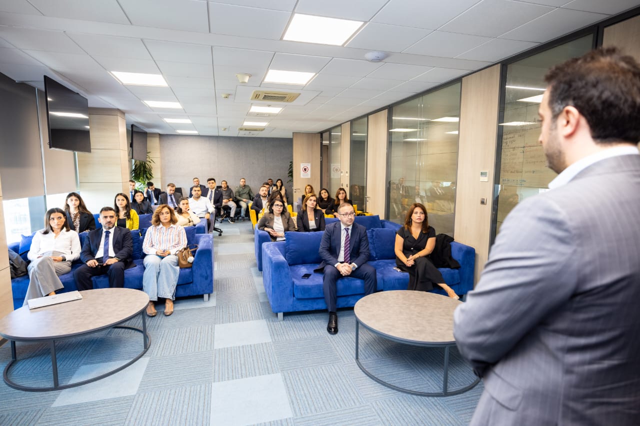 RİNN və AZCON-un tabeli qurumlarının məsul şəxsləri AKM tələbələri ilə görüşüb (FOTO)