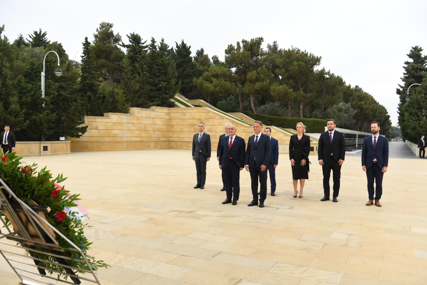 Xorvatiya Parlamentinin sədri Fəxri xiyabanı və Şəhidlər xiyabanını ziyarət edib (FOTO)
