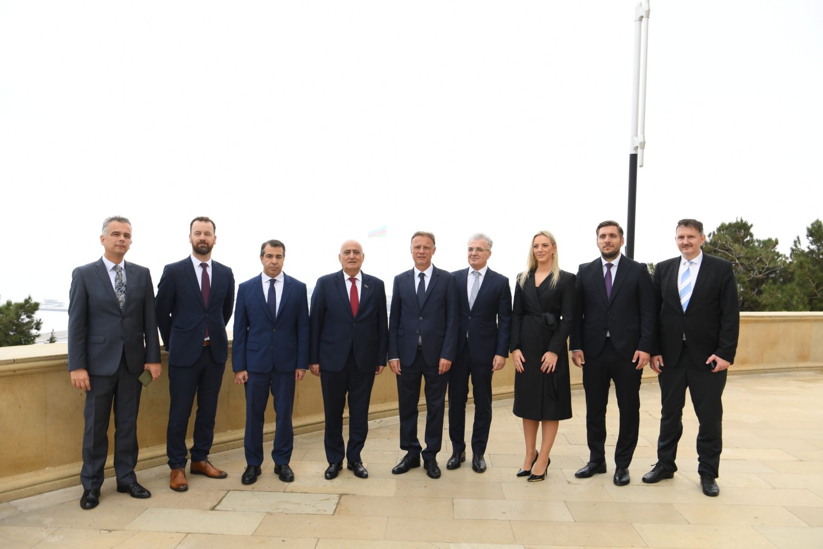 Xorvatiya Parlamentinin sədri Fəxri xiyabanı və Şəhidlər xiyabanını ziyarət edib (FOTO)