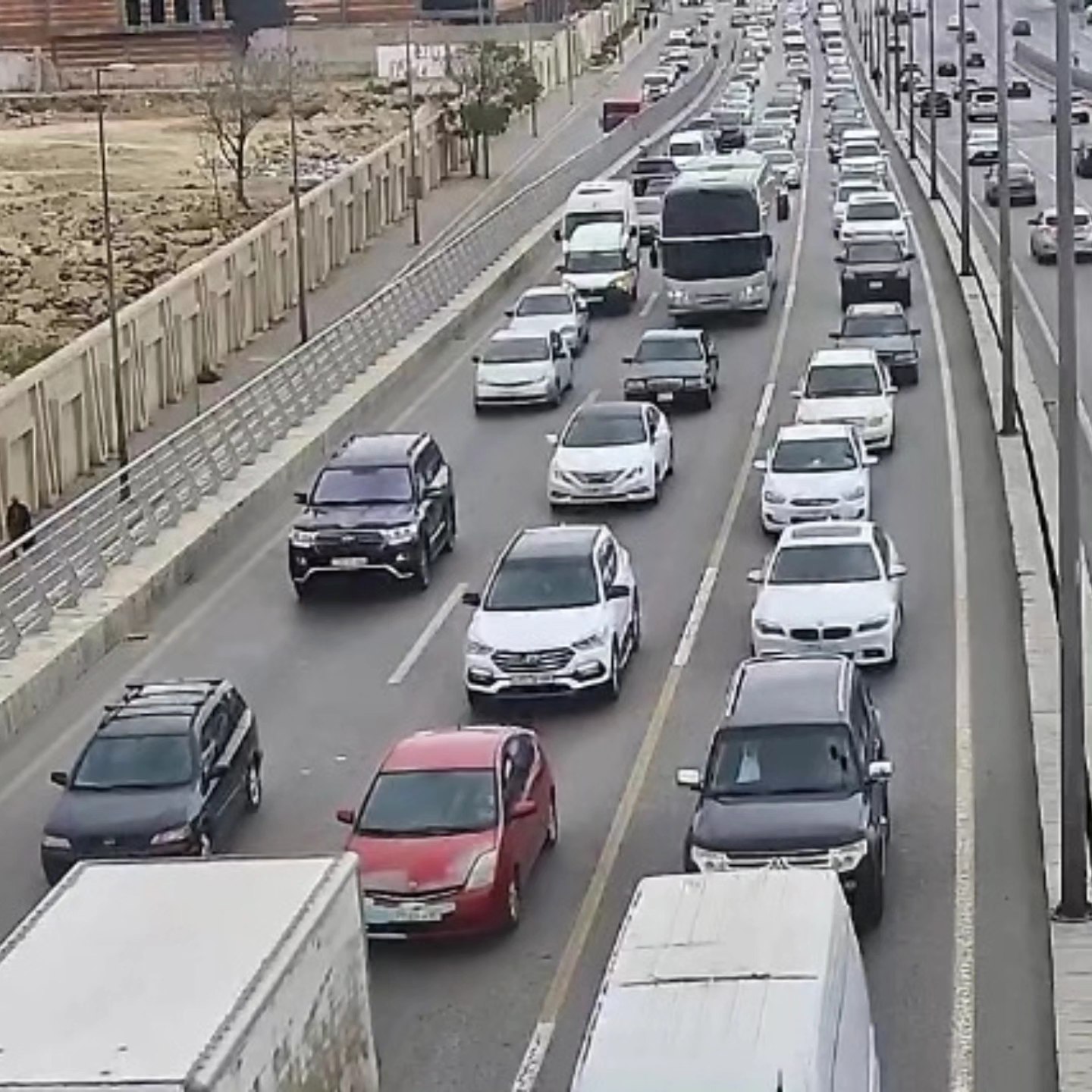 Sürücülərin NƏZƏRİNƏ: Bakıda bu yollarda sıxlıq var - SİYAHI (FOTO)