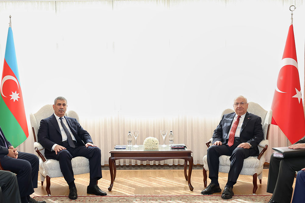 Ankarada Azərbaycan-Türkiyə müdafiə nazirləri dayanıqlı sülhün, sabitliyin təmin edilməsi yollarını müzakirə ediblər (FOTO)