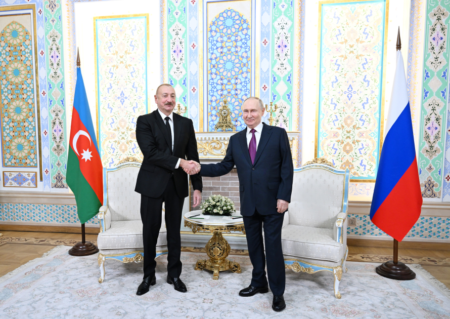 Düşənbədə Azərbaycan Prezidenti İlham Əliyevin Rusiya Prezidenti Vladimir Putinlə təkbətək görüşü keçirilir (FOTO)