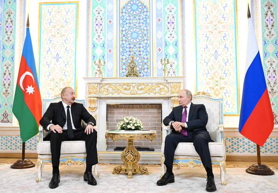 Düşənbədə Azərbaycan Prezidenti İlham Əliyevin Rusiya Prezidenti Vladimir Putinlə təkbətək görüşü keçirilir (FOTO)