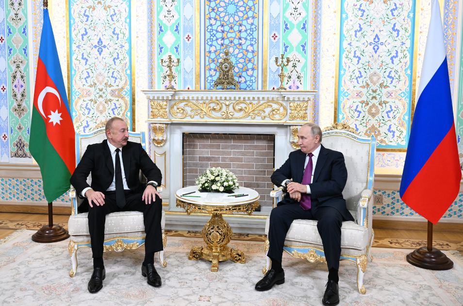 Düşənbədə Azərbaycan Prezidenti İlham Əliyevin Rusiya Prezidenti Vladimir Putinlə təkbətək görüşü keçirilir (FOTO)