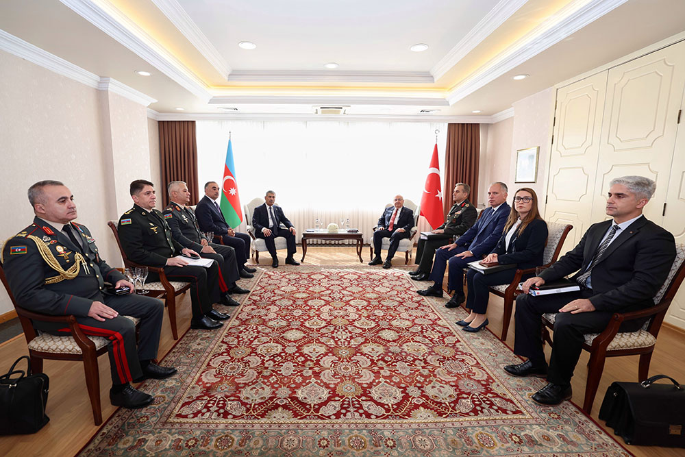 Ankarada Azərbaycan-Türkiyə müdafiə nazirləri dayanıqlı sülhün, sabitliyin təmin edilməsi yollarını müzakirə ediblər (FOTO)