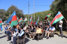 Ağdərənin Vəngli kəndində 28 ailəyə evlərinin açarları təqdim olunub (FOTO) (YENİLƏNİB)