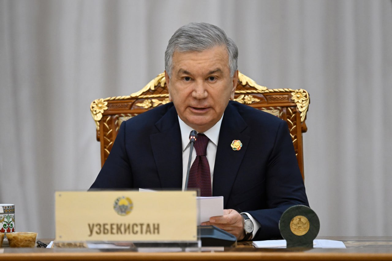 Şavkat Mirziyoyev Prezident İlham Əliyevi Zəfər Günü münasibətilə təbrik edib