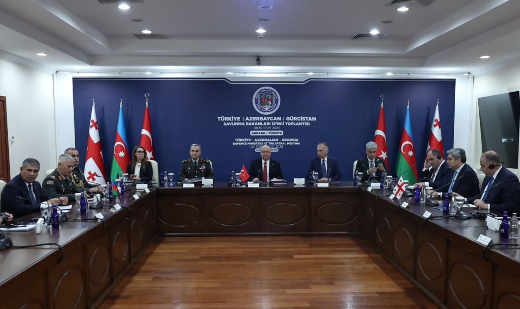 Ankarada Türkiyə, Azərbaycan və Gürcüstan müdafiə nazirlərinin üçtərəfli görüşü keçirilib (FOTO)