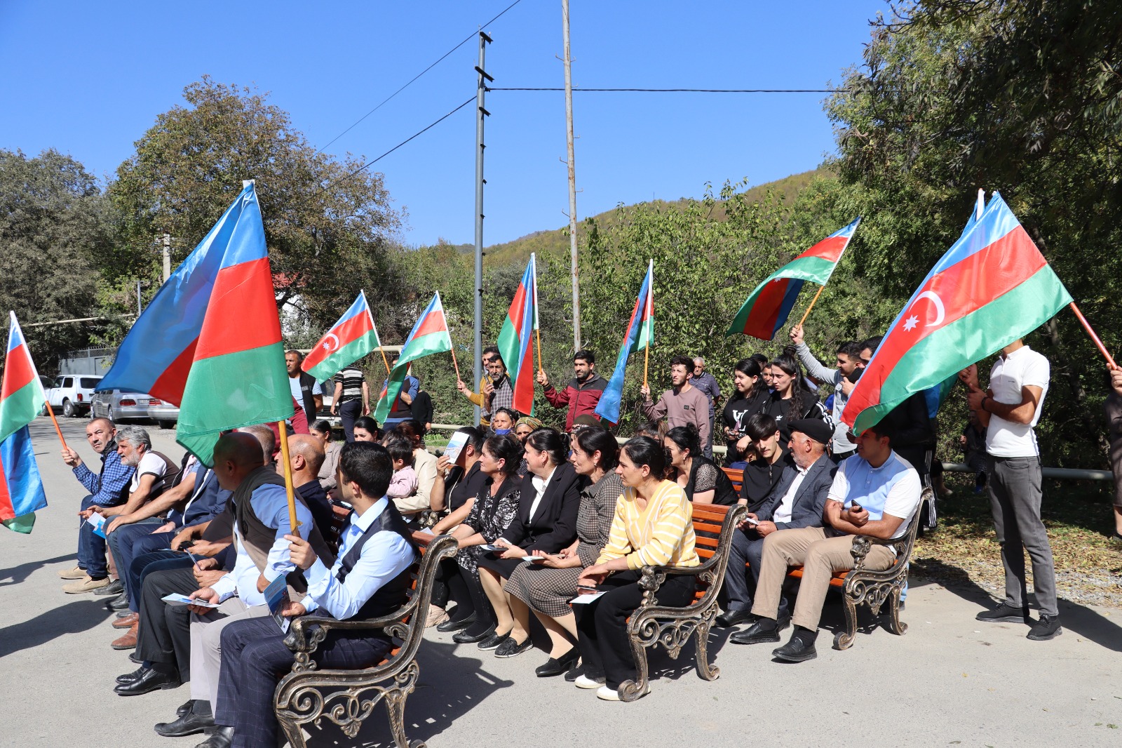 Ağdərənin Vəngli kəndində 28 ailəyə evlərinin açarları təqdim olunub (FOTO) (YENİLƏNİB)