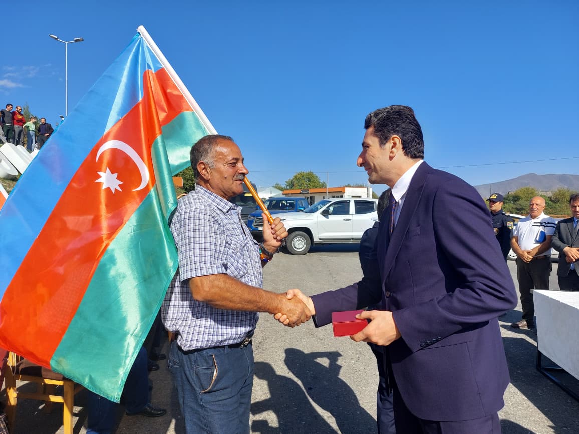 Ballıca və Təzəbinə sakinlərinə evlərin açarları təqdim edilib (FOTO) (YENİLƏNİB)