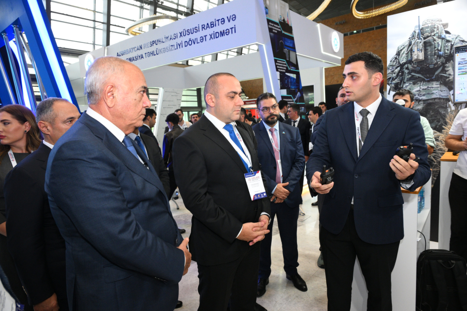 CIDC-2025 tədbirinin rəsmiləri kibertəhlükəsizlik sərgisi ilə tanış olublar (FOTO)