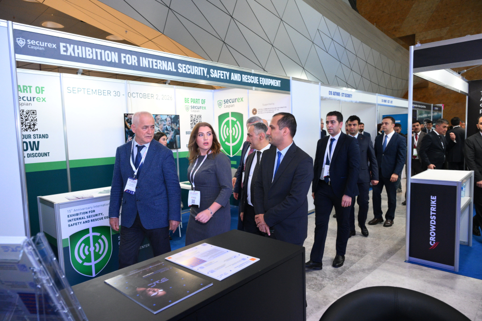 CIDC-2025 tədbirinin rəsmiləri kibertəhlükəsizlik sərgisi ilə tanış olublar (FOTO)