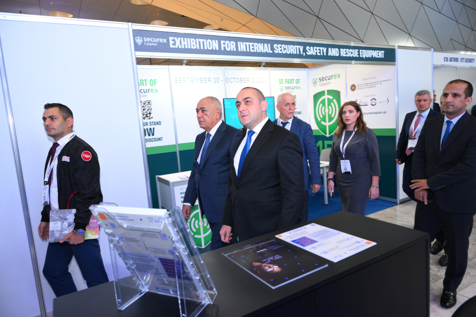 CIDC-2025 tədbirinin rəsmiləri kibertəhlükəsizlik sərgisi ilə tanış olublar (FOTO)