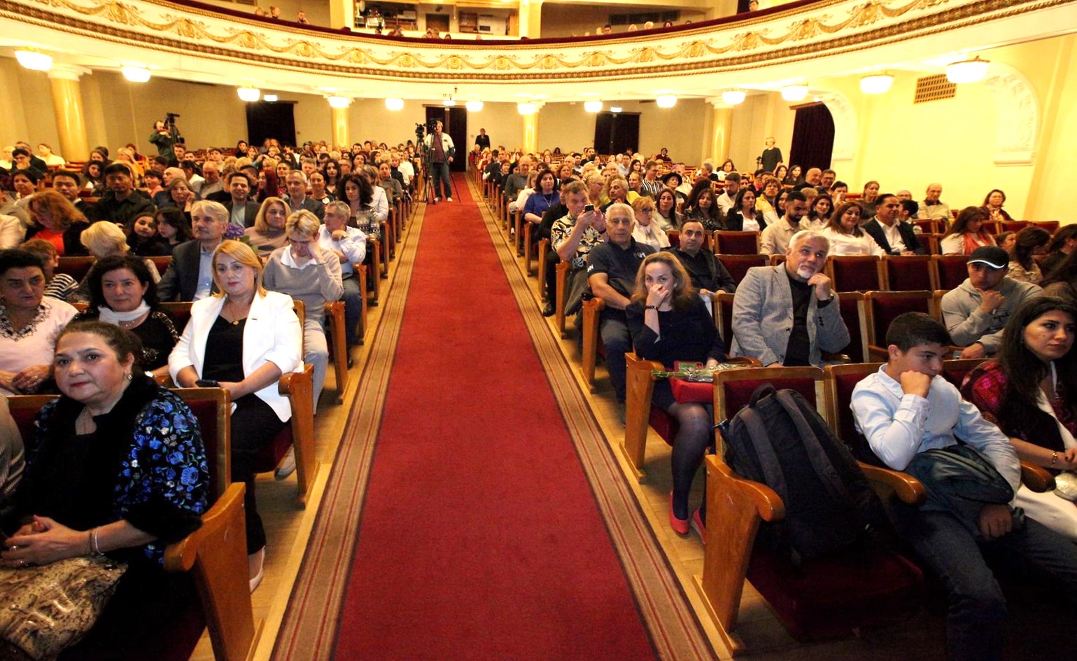 Estoniya Azərbaycan musiqisinin sehrinə bürünüb (FOTO)