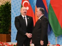 Prezident İlham Əliyev MDB Dövlət Başçıları Şurasının iclasında iştirak etmək üçün Düşənbədəki "Millət" sarayına gəlib (FOTO/VİDEO)