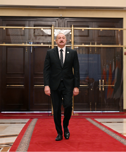 Prezident İlham Əliyev MDB Dövlət Başçıları Şurasının iclasında iştirak etmək üçün Düşənbədəki "Millət" sarayına gəlib (FOTO/VİDEO)