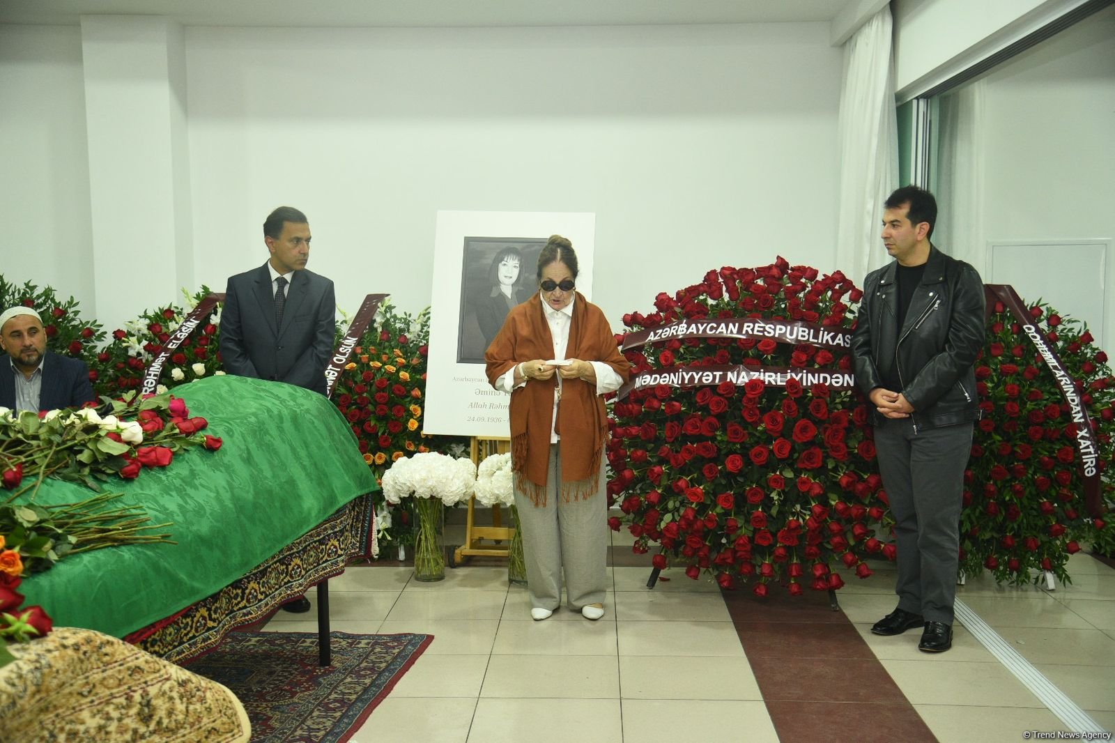 Xalq artisti Əminə Yusifqızı dəfn olunub (FOTO) (YENİLƏNİB)