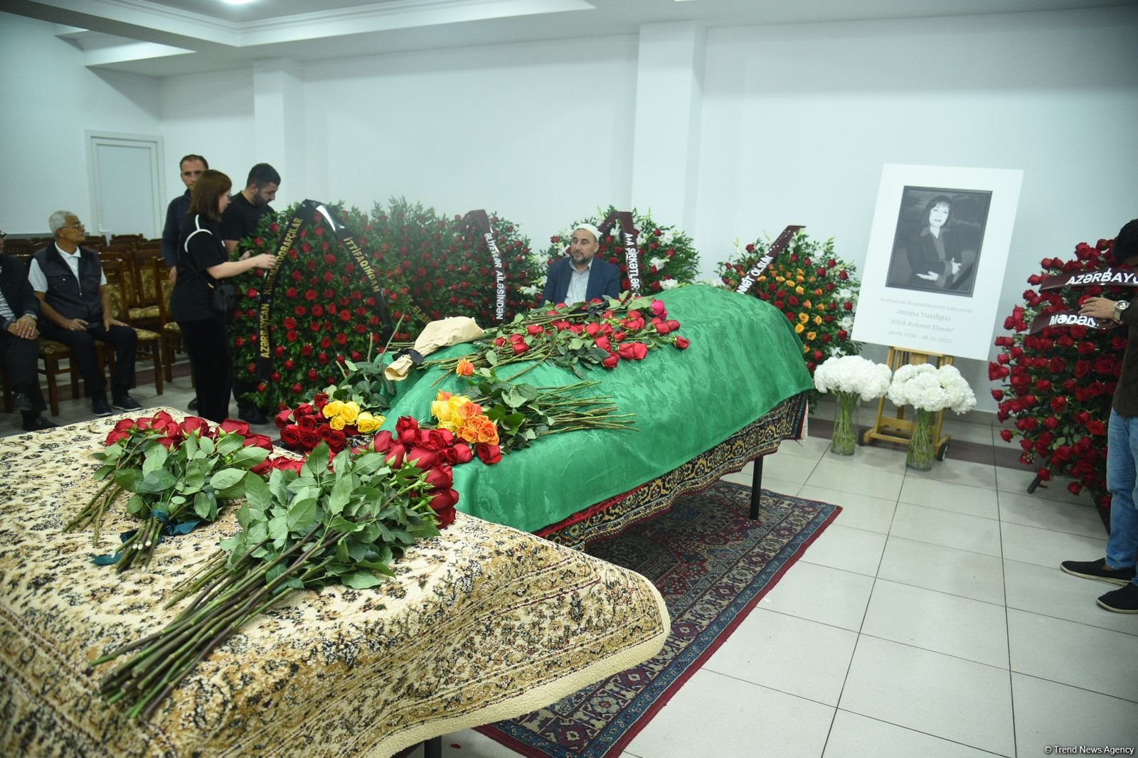 Xalq artisti Əminə Yusifqızı dəfn olunub (FOTO) (YENİLƏNİB)