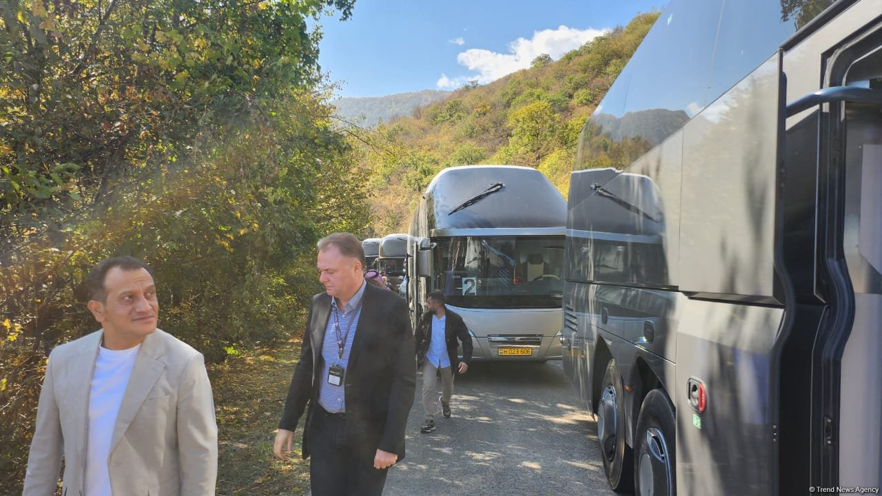 İtkin düşmüş şəxslərlə bağlı beynəlxalq konfrans iştirakçıları Şuşaya səfər ediblər (FOTO)