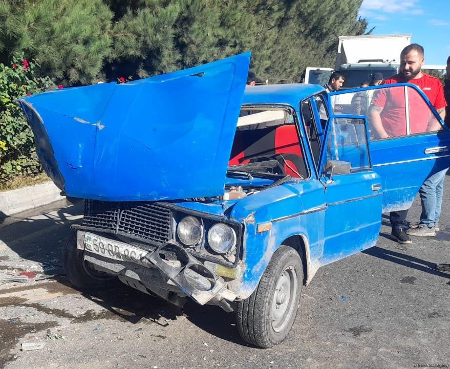 Bərdədə iki avtomobil toqquşdu - Xəsarət alanlar var (FOTO)