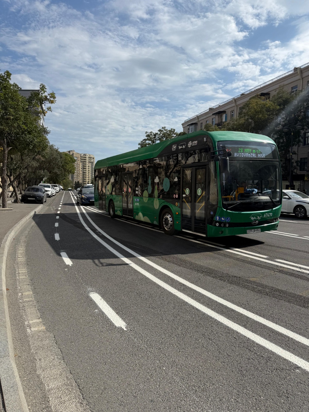 Əbdürrəhim bəy Haqverdiyev küçəsində mikromobillik zolağı təşkil edilir (FOTO)