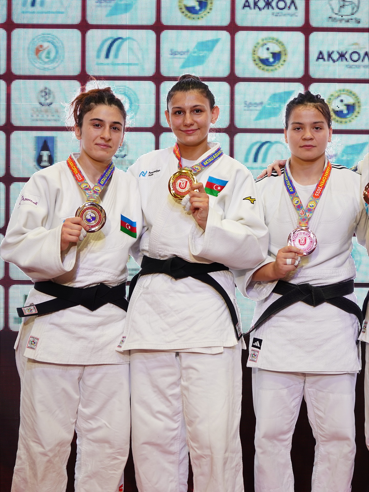 Azərbaycan cüdoçuları beynəlxalq turnirdə 10 medal qazanıblar (FOTO)