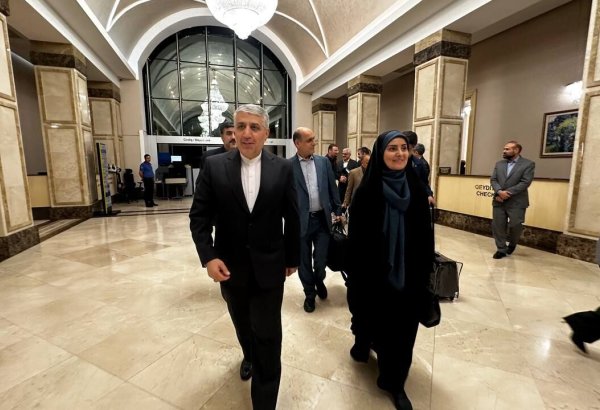 İranın yol və şəhərsalma naziri Azərbaycanda səfərdədir