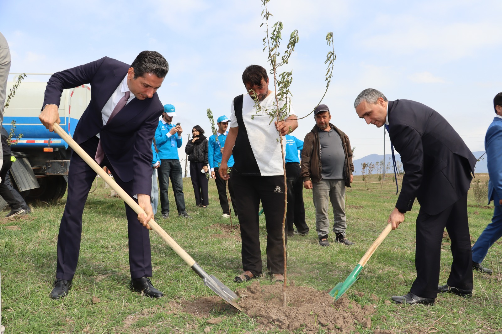 Xocalının Ballıca kəndində badam ağacları əkilib - FOTO