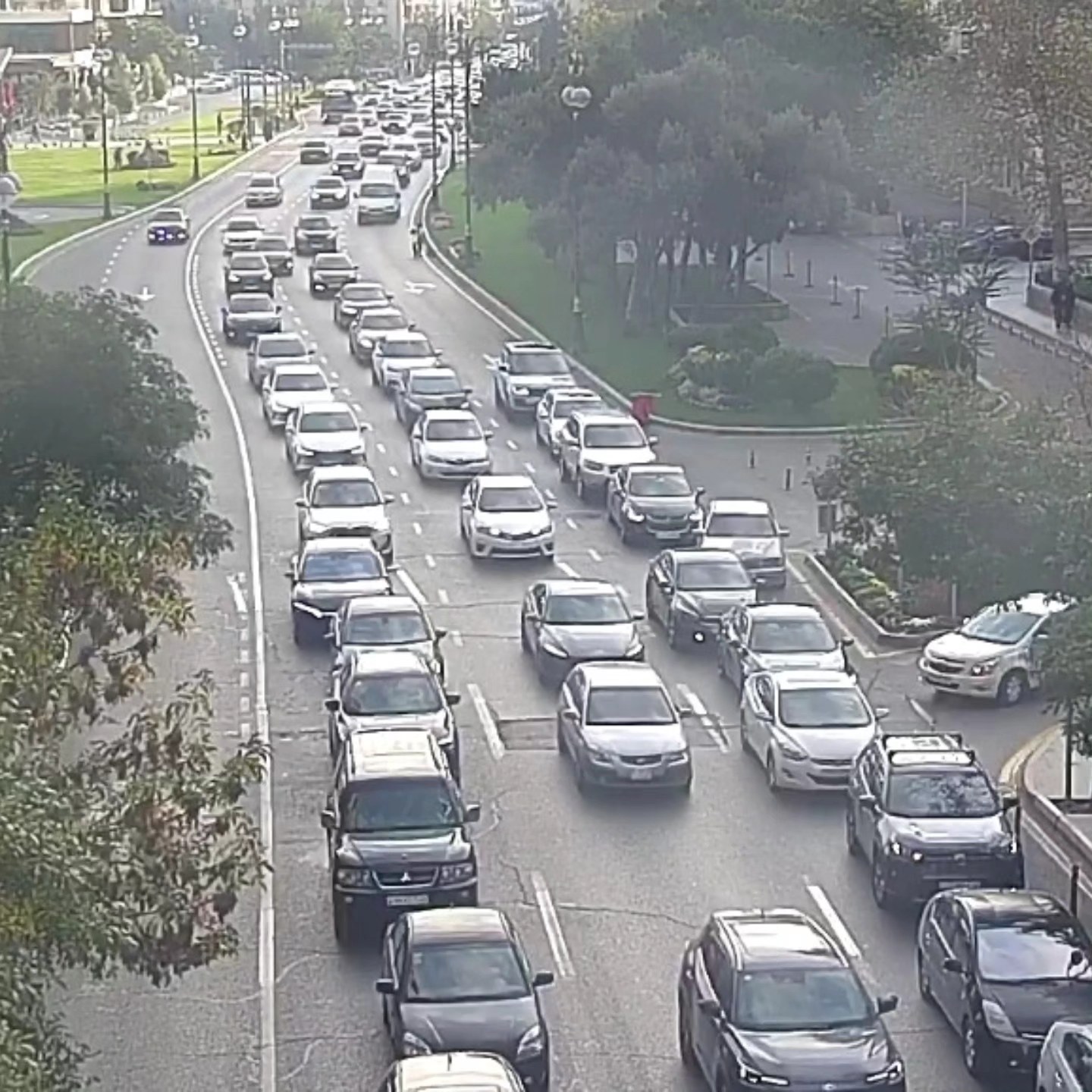 Sürücülərin NƏZƏRİNƏ: Bakıda bu yollarda sıxlıq var - SİYAHI (FOTO)