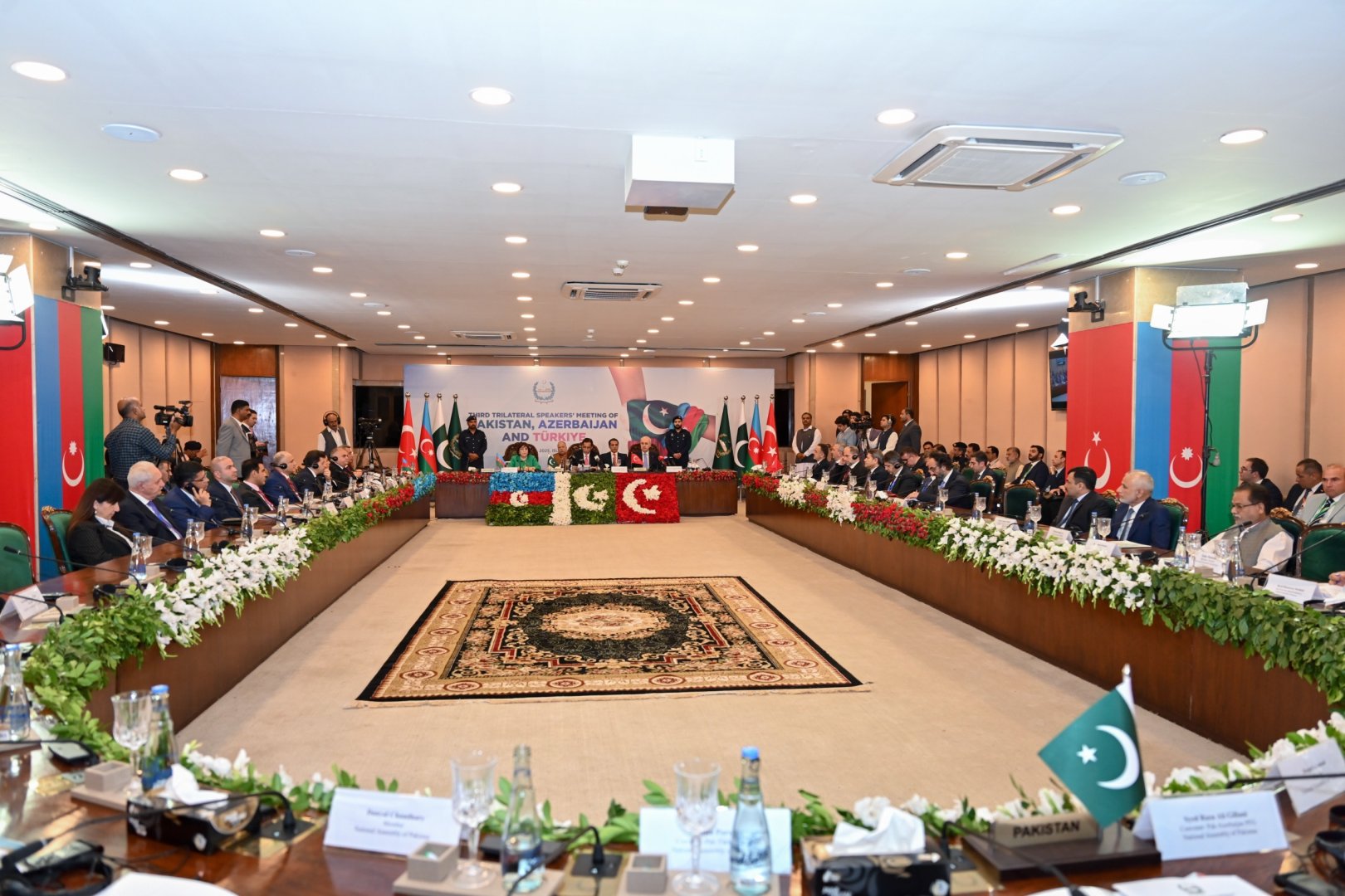 Parlament Sədrlərinin Üçtərəfli Görüşünün sonunda İslamabad Bəyannaməsi qəbul edilib (FOTO)