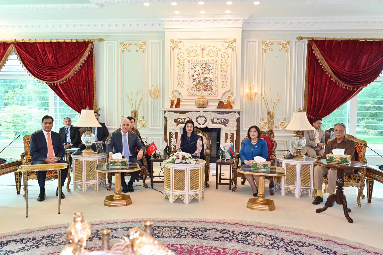 Sahibə Qafarova Pakistanın Pəncab əyalətinin Baş naziri ilə görüşüb (FOTO)