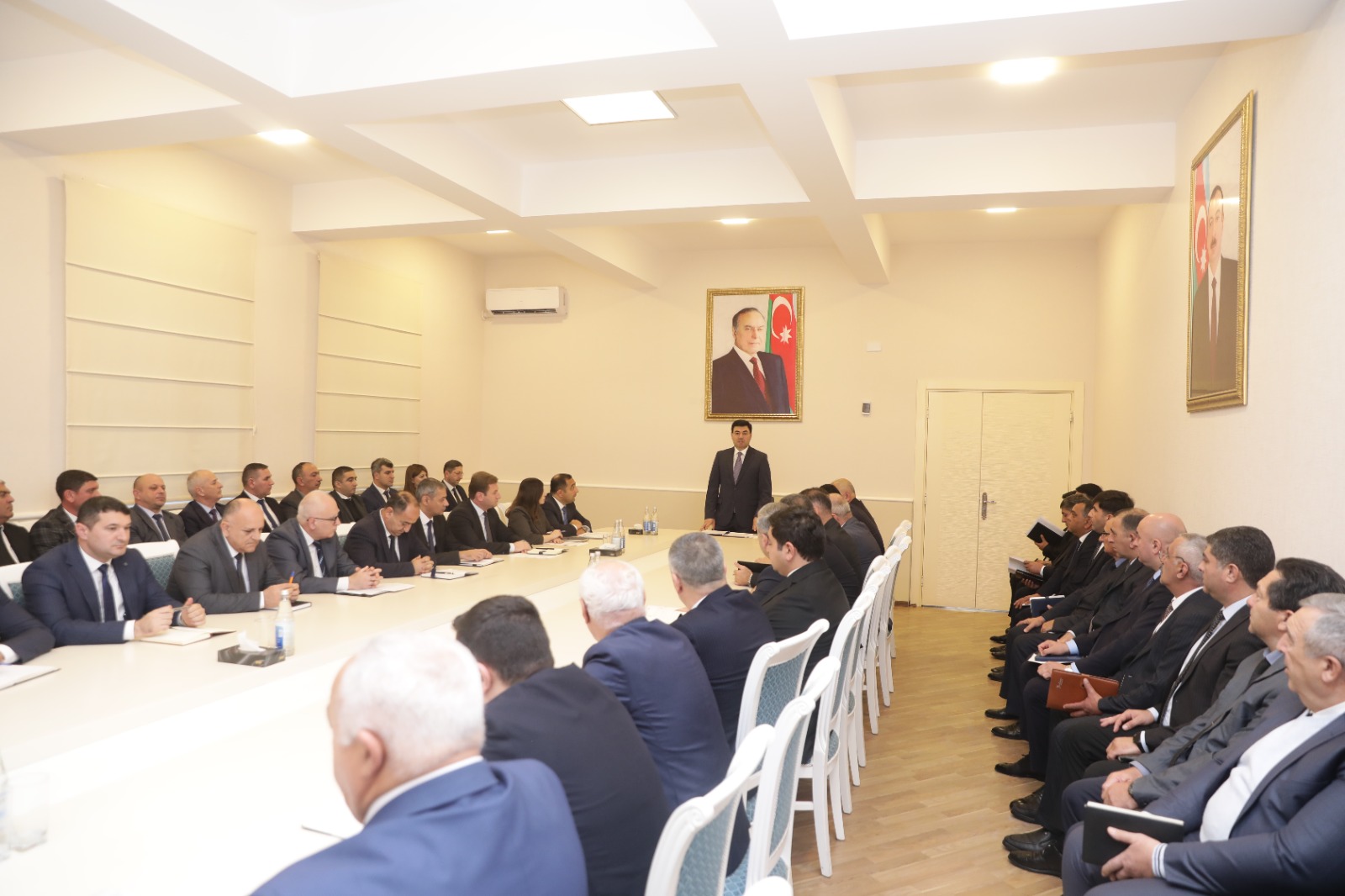 Xaçmaz Rayon İcra Hakimiyyətində iclas keçirilib (FOTO)