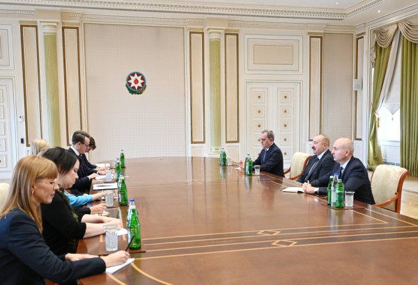 Prezident İlham Əliyev ATƏT-in fəaliyyətdə olan sədrinin başçılıq etdiyi nümayəndə heyətini qəbul edib (FOTO)