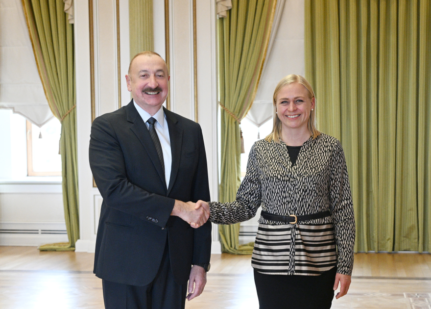 Prezident İlham Əliyev ATƏT-in fəaliyyətdə olan sədrinin başçılıq etdiyi nümayəndə heyətini qəbul edib (FOTO)