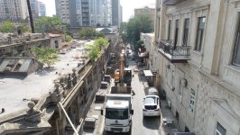 Bu küçədə içməli su və kanalizasiya xətləri yenilənir (FOTO/VİDEO)