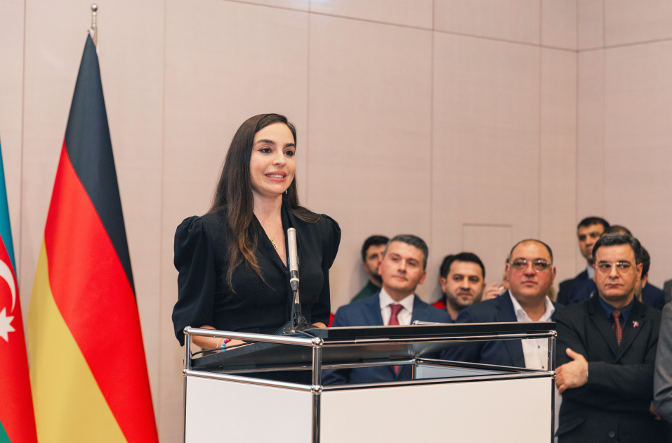Leyla Əliyeva və Arzu Əliyeva Berlində MAMA “Ana təbiət” sərgisinin açılışında iştirak ediblər (FOTO)