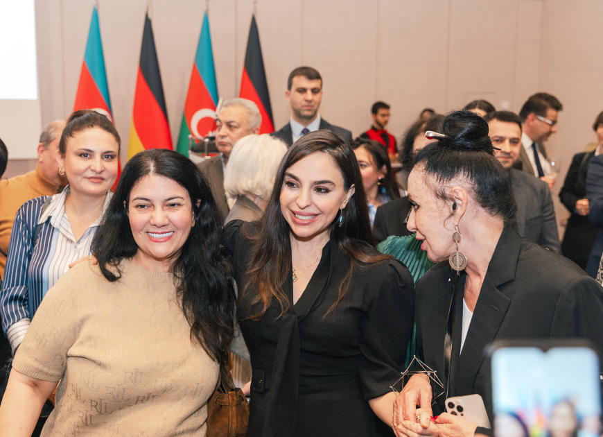Leyla Əliyeva və Arzu Əliyeva Berlində MAMA “Ana təbiət” sərgisinin açılışında iştirak ediblər (FOTO)