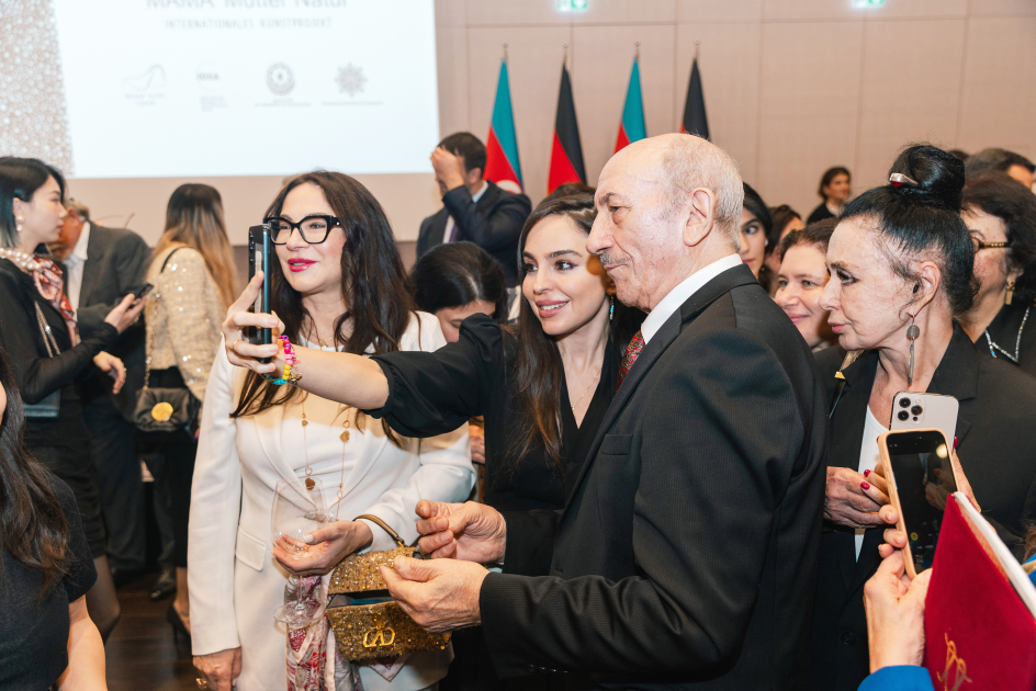 Leyla Əliyeva və Arzu Əliyeva Berlində MAMA “Ana təbiət” sərgisinin açılışında iştirak ediblər (FOTO)