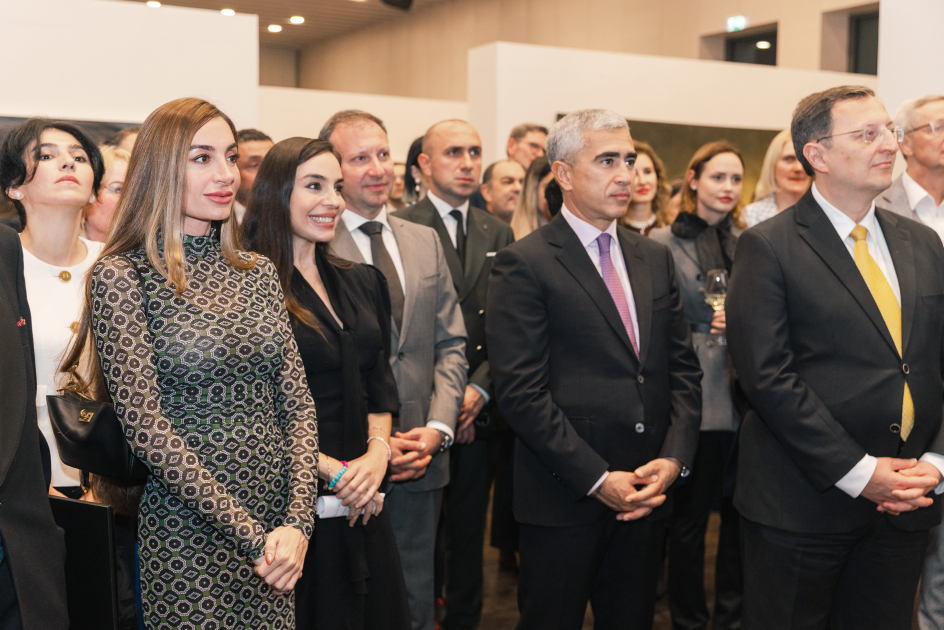 Leyla Əliyeva və Arzu Əliyeva Berlində MAMA “Ana təbiət” sərgisinin açılışında iştirak ediblər (FOTO)