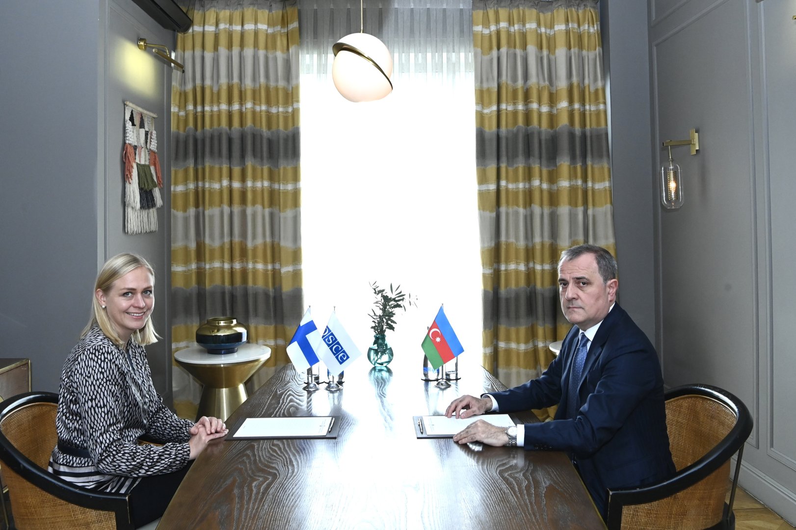 Ceyhun Bayramov Valtonenlə görüşdə Azərbaycan-Ermənistan sülh prosesini müzakirə edib (FOTO)