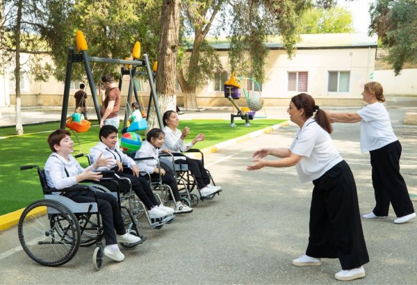 Sosial xidmət müəssisələrində daimi dövlət himayəsində yaşayan əlil uşaqların sayı məlum olub