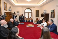 Birinci vitse-prezident Mehriban Əliyeva Vatikanda Müqəddəs Pavel Bazilikasının baş keşişi ilə görüşüb (FOTO)
