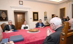 Birinci vitse-prezident Mehriban Əliyeva Vatikanda Müqəddəs Pavel Bazilikasının baş keşişi ilə görüşüb (FOTO)