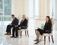 Prezident İlham Əliyev Avropa İttifaqının ölkəmizdəki nümayəndəliyinin yeni təyin olunmuş rəhbərinin etimadnaməsini qəbul edib (FOTO/VİDEO)