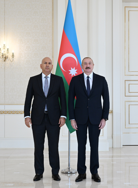 Prezident İlham Əliyev Misirin ölkəmizdə yeni təyin olunmuş səfirinin etimadnaməsini qəbul edib (FOTO)