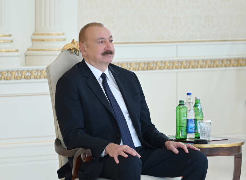 Prezident İlham Əliyev Misirin ölkəmizdə yeni təyin olunmuş səfirinin etimadnaməsini qəbul edib (FOTO)