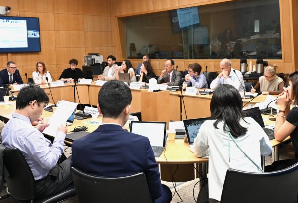 Parisdə keçirilən beynəlxalq tədbirdə Azərbaycanın nəqliyyat sahəsindəki təcrübəsindən danışılıb (FOTO)